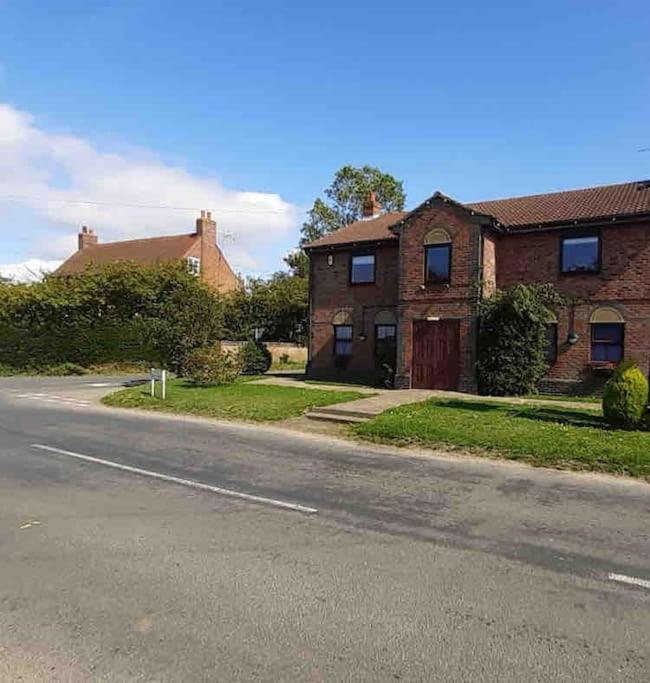 Lovely 6 Bed Apartment With Parking In St Osyth Little Clacton Exterior photo